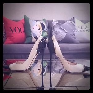 Authentic Jimmy Choo closed toed pumps